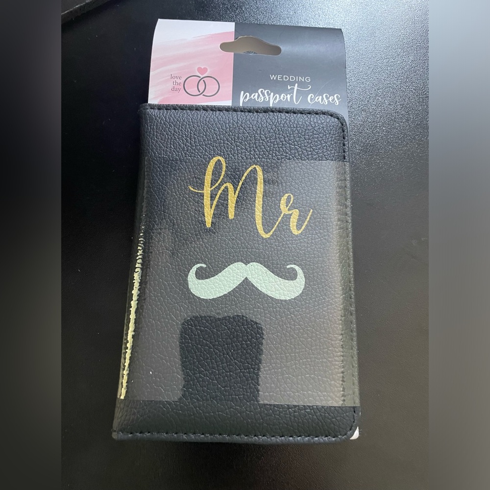 NWOT Passport Case Mr & Mrs Passport Set